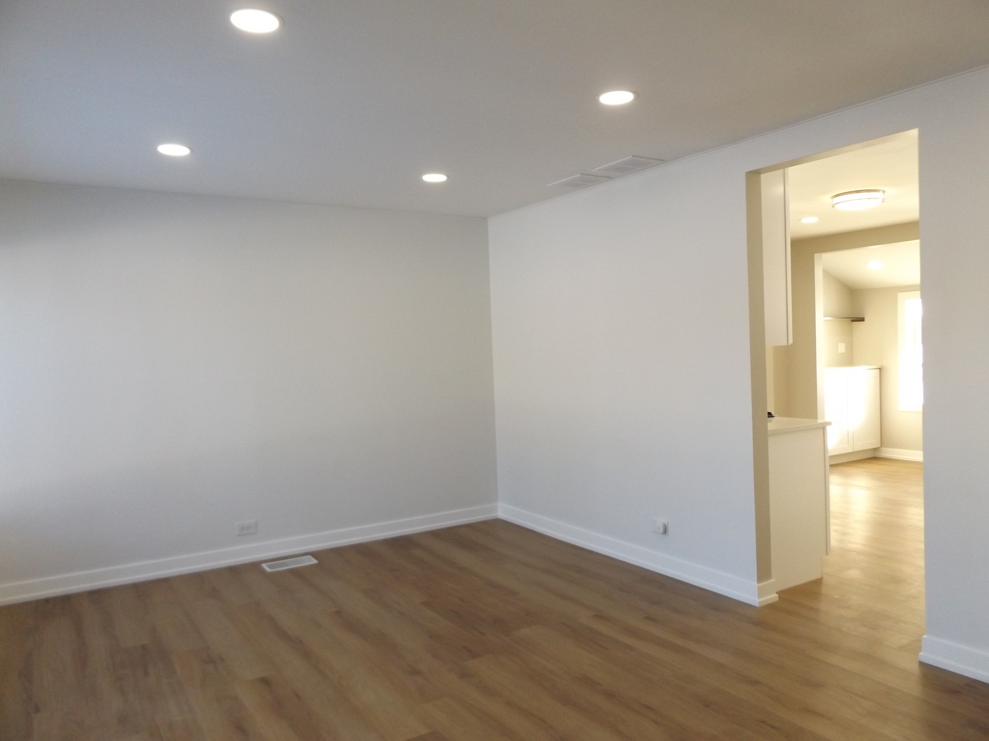 2203 South Street Rolling Meadows, IL 60008 - Photo 4 of 27