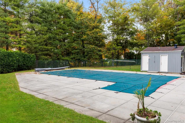 a sign that is on the side of a road