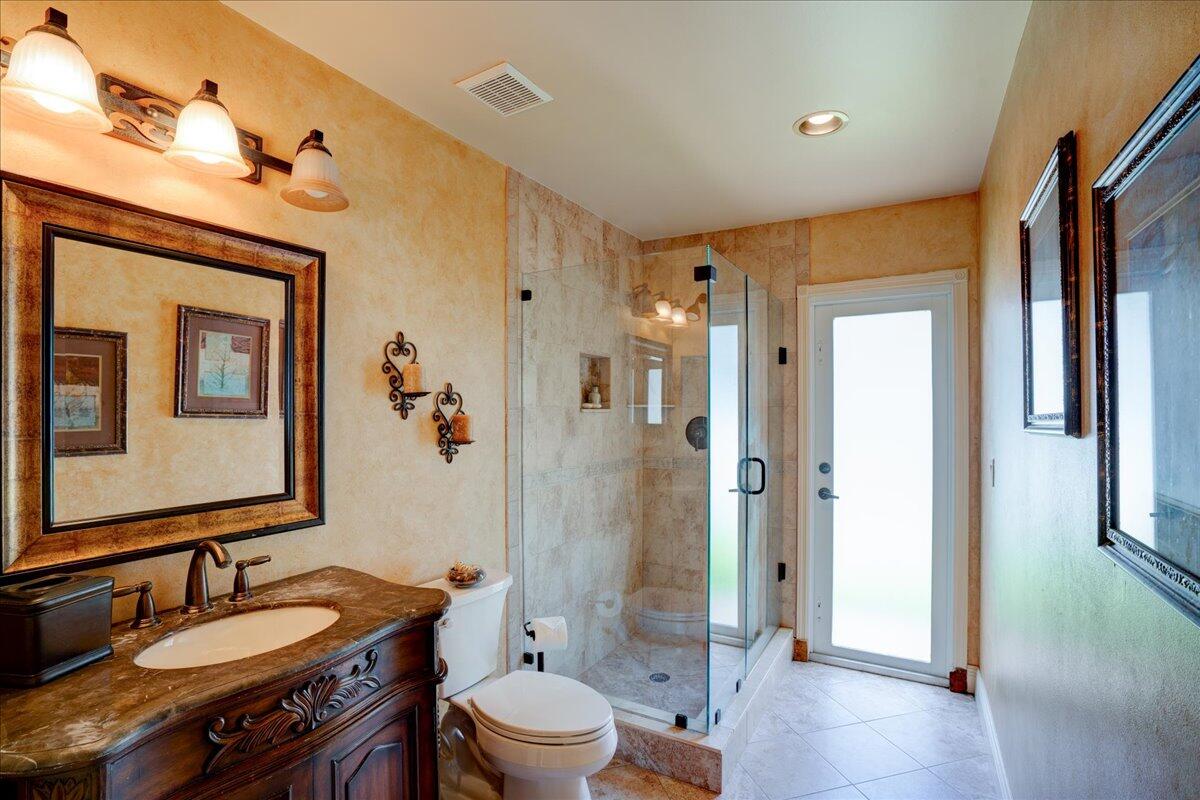 19574 Dinner Key Drive Boca Raton, FL 33498 - Photo 14 of 25 1sr Fl Cabana Bath