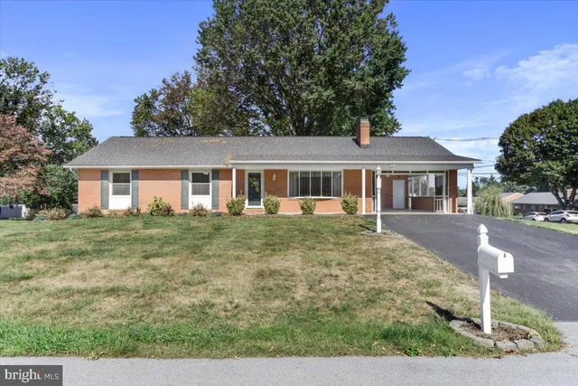 $399,900 | 16040 Cloverton Lane, Williamsport, MD 21795