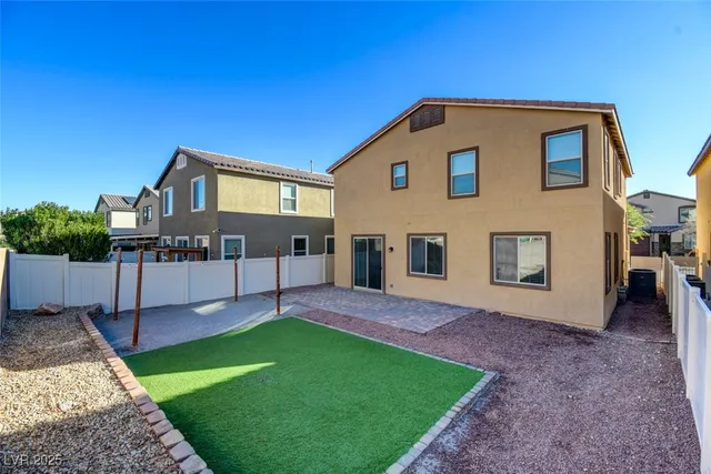 $2,350 | 4120 Free Bird Crest Avenue, North Las Vegas, NV 89081