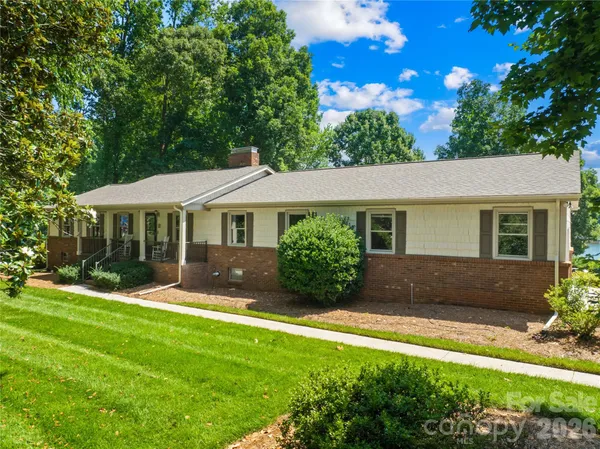 $1,750,000 | 3960 Burton Lane, Denver, NC 28037