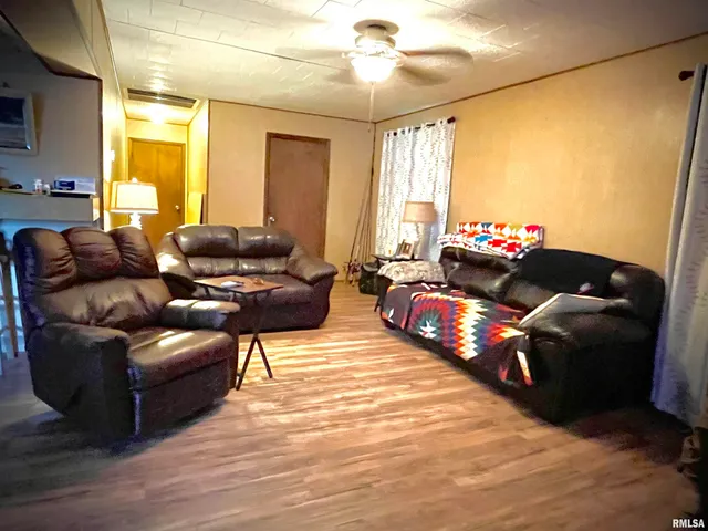 $94,900 | 225 Arrowhead Drive, Goreville, IL 62939