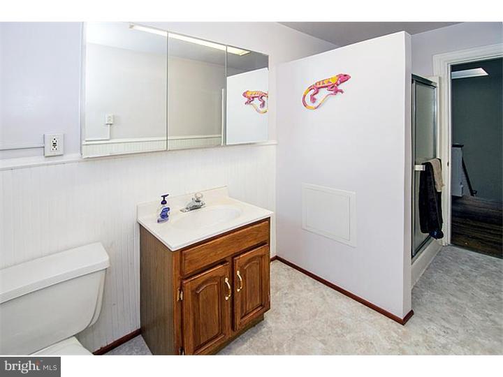 6357 Sherwood Road Philadelphia, PA 19151 - Photo 14 of 25 Gallery Image 14