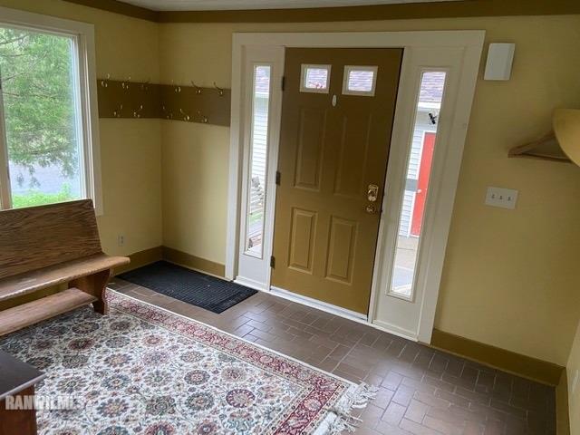 2692 North AYP Road Freeport, IL 61032 - Photo 8 of 67 a view of an empty room and window