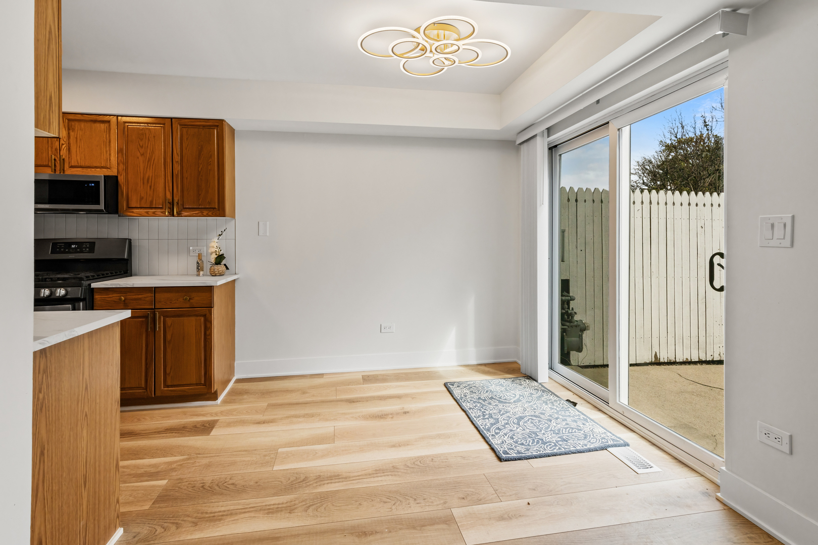 14710 Kenton Avenue Midlothian, IL 60445 - Photo 6 of 20 a view of a kitchen from the hallway