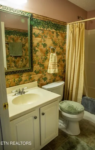 $649,000 | 352 Rutherford Drive, New Tazewell, TN 37825