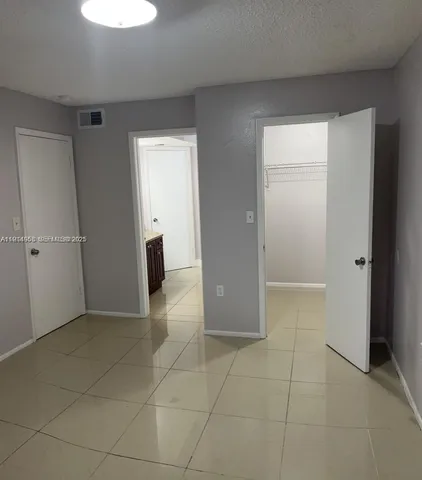 $2,200 | 15661 Southwest 104th Terrace, Unit 3210, Miami, FL 33196