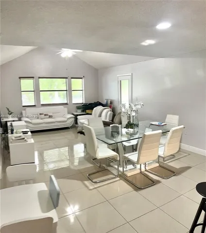 $2,200 | 15661 Southwest 104th Terrace, Unit 3210, Miami, FL 33196