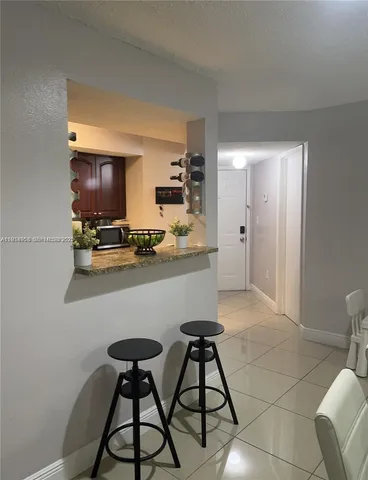 $2,200 | 15661 Southwest 104th Terrace, Unit 3210, Miami, FL 33196