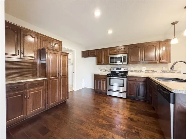 $340,000 | 6308 Northwest 82 Court, Kansas City, MO 64151