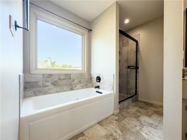 $340,000 | 6308 Northwest 82 Court, Kansas City, MO 64151