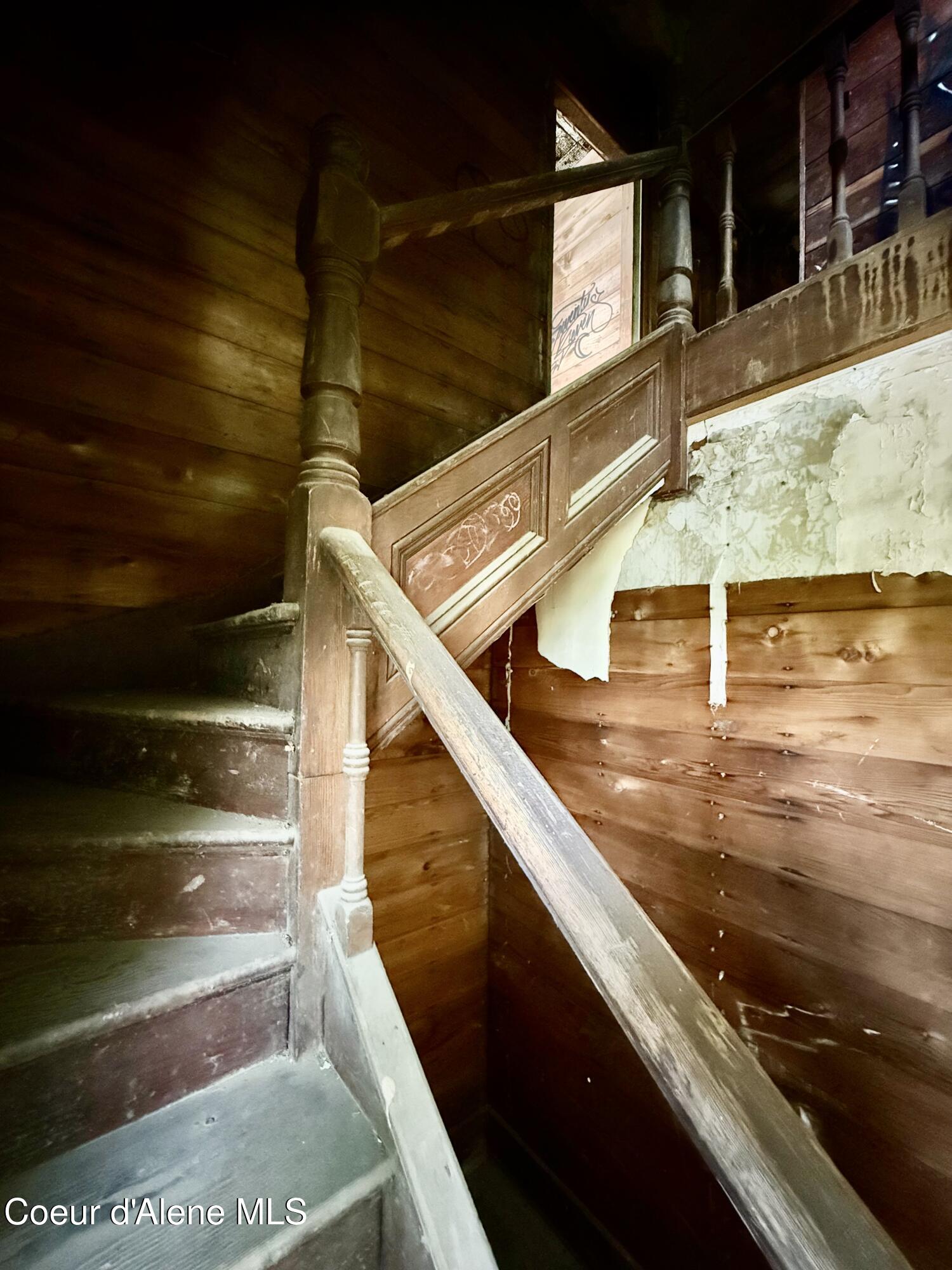 408 High Bank Street Wallace, ID 83873 - Photo 11 of 30 To Second Floor