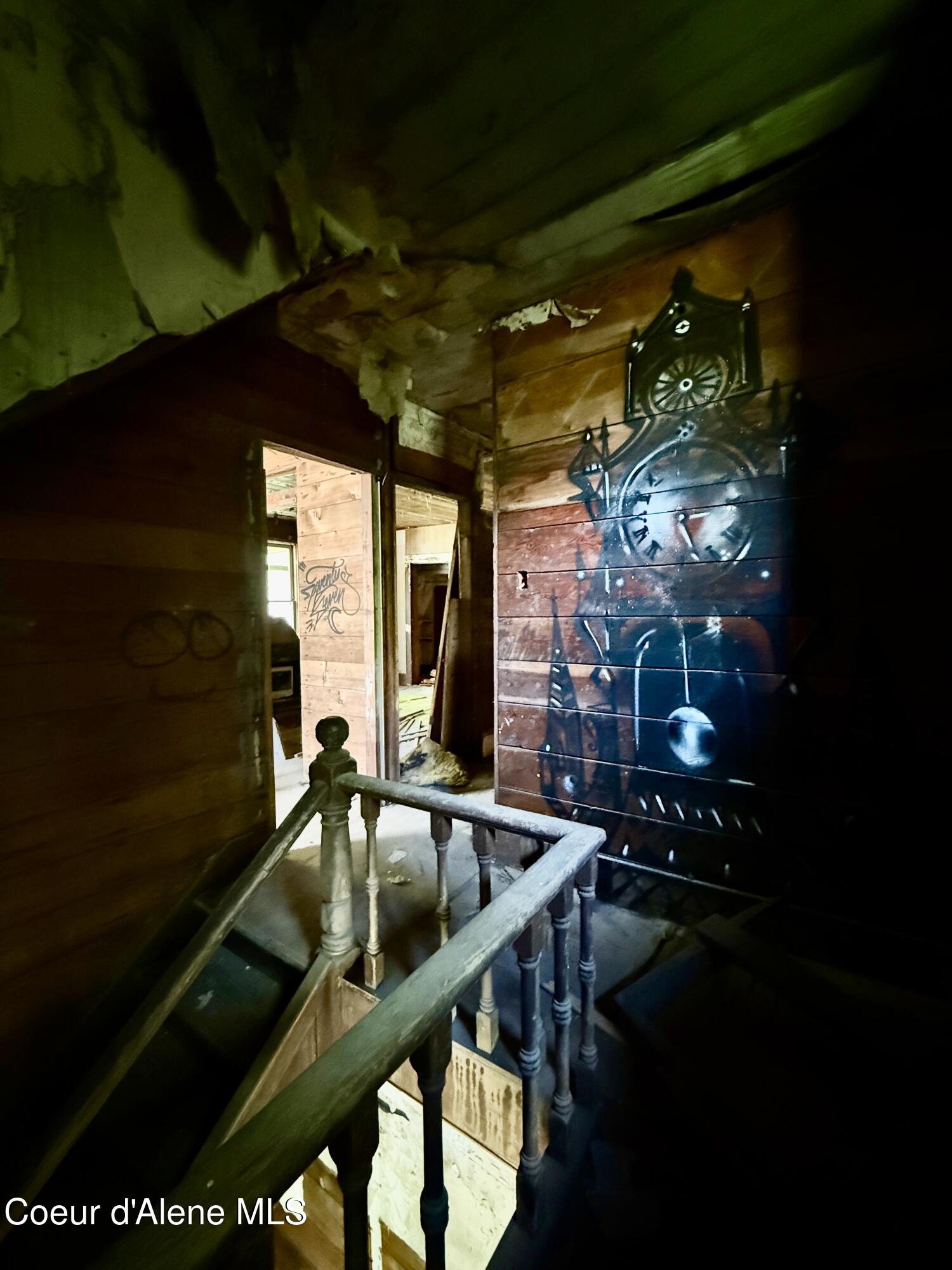 408 High Bank Street Wallace, ID 83873 - Photo 17 of 30 Second Floor Landing