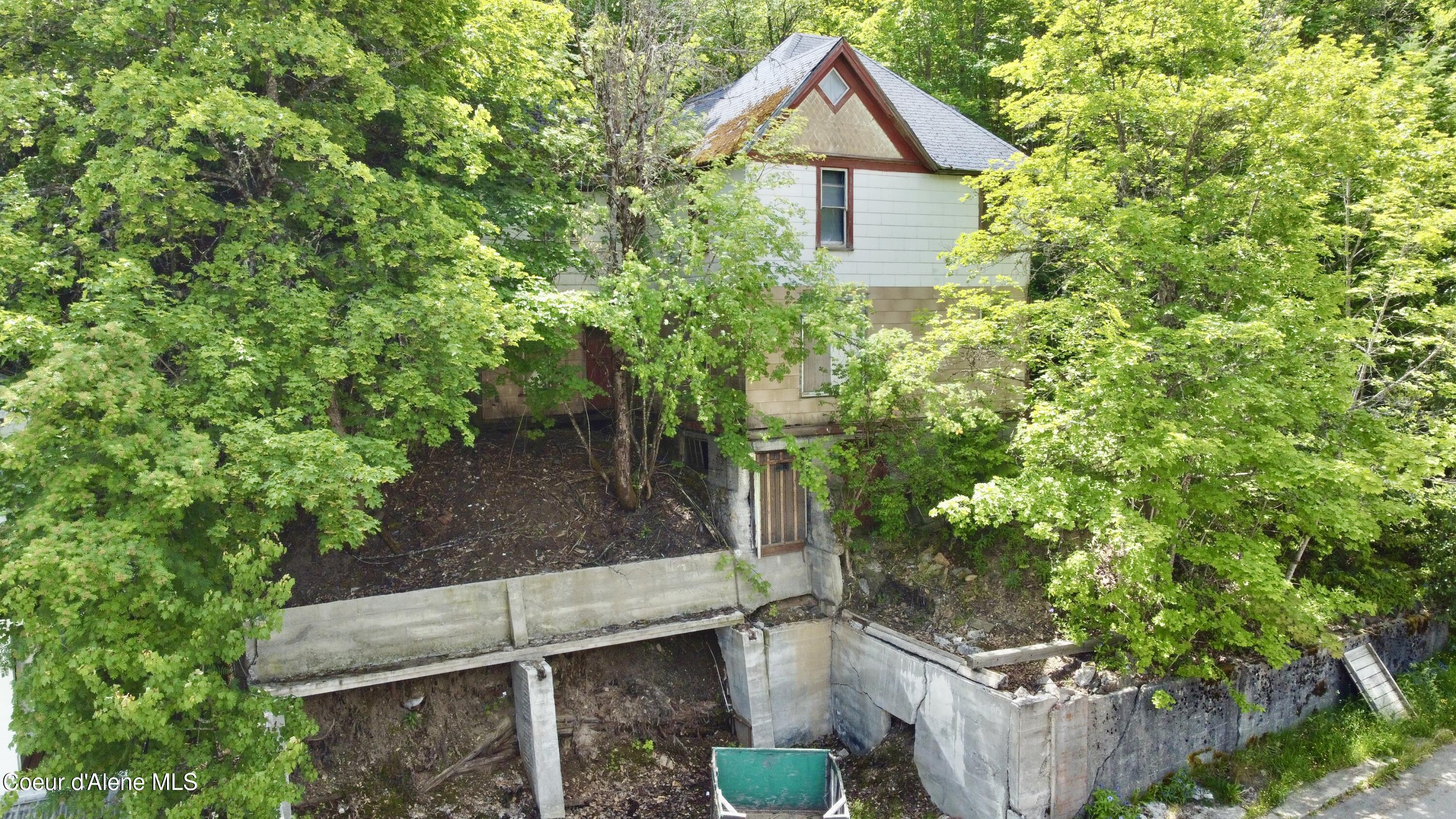 408 High Bank Street Wallace, ID 83873 - Photo 2 of 30 Aerial facing South