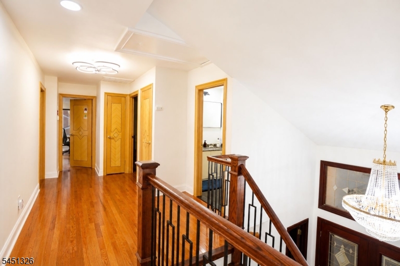 26 Benjamin Drive Springfield, NJ 07081 - Photo 12 of 27 Gallery Image 12
