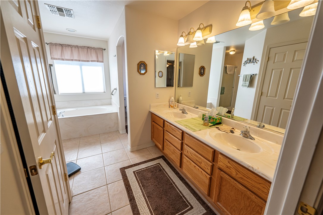 3790 Steel Avenue Kingman, AZ 86409 - Photo 25 of 41 Bathroom