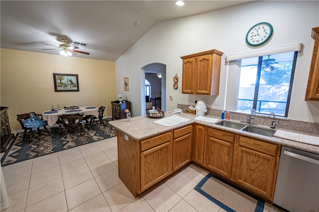 3790 Steel Avenue Kingman, AZ 86409 - Photo 7 of 41 Kitchen
