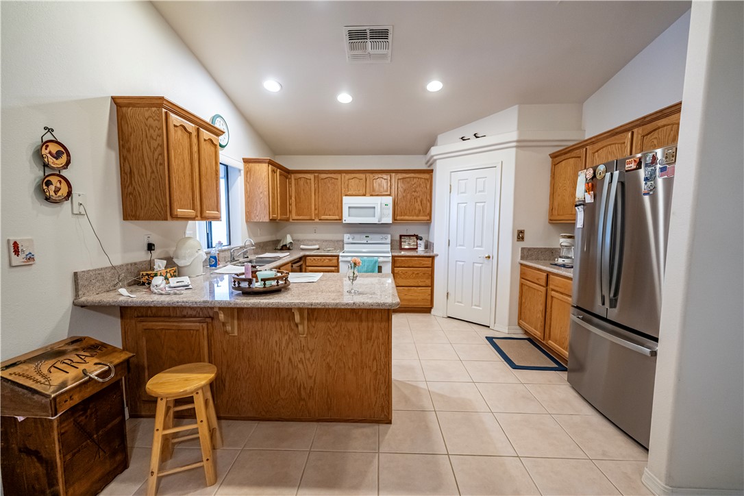 3790 Steel Avenue Kingman, AZ 86409 - Photo 10 of 41 Kitchen