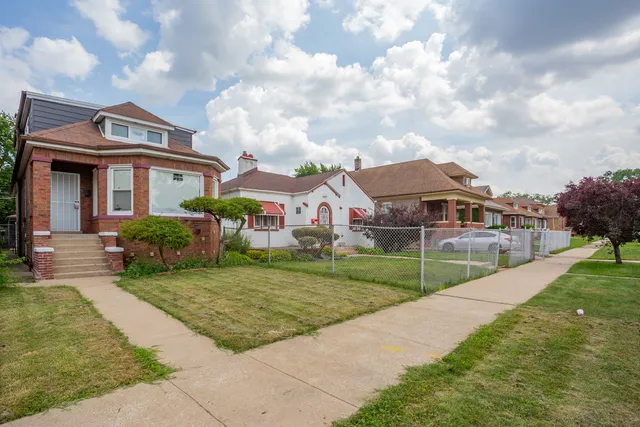 $319,000 | 9309 South Ada Street, Chicago, IL 60620