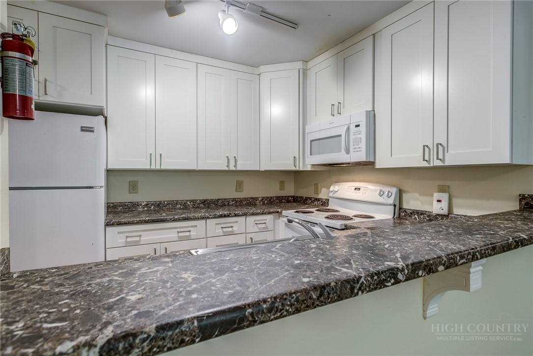 200 Pilgrims Way, Unit 21 Boone, NC 28607 - Photo 25 of 29