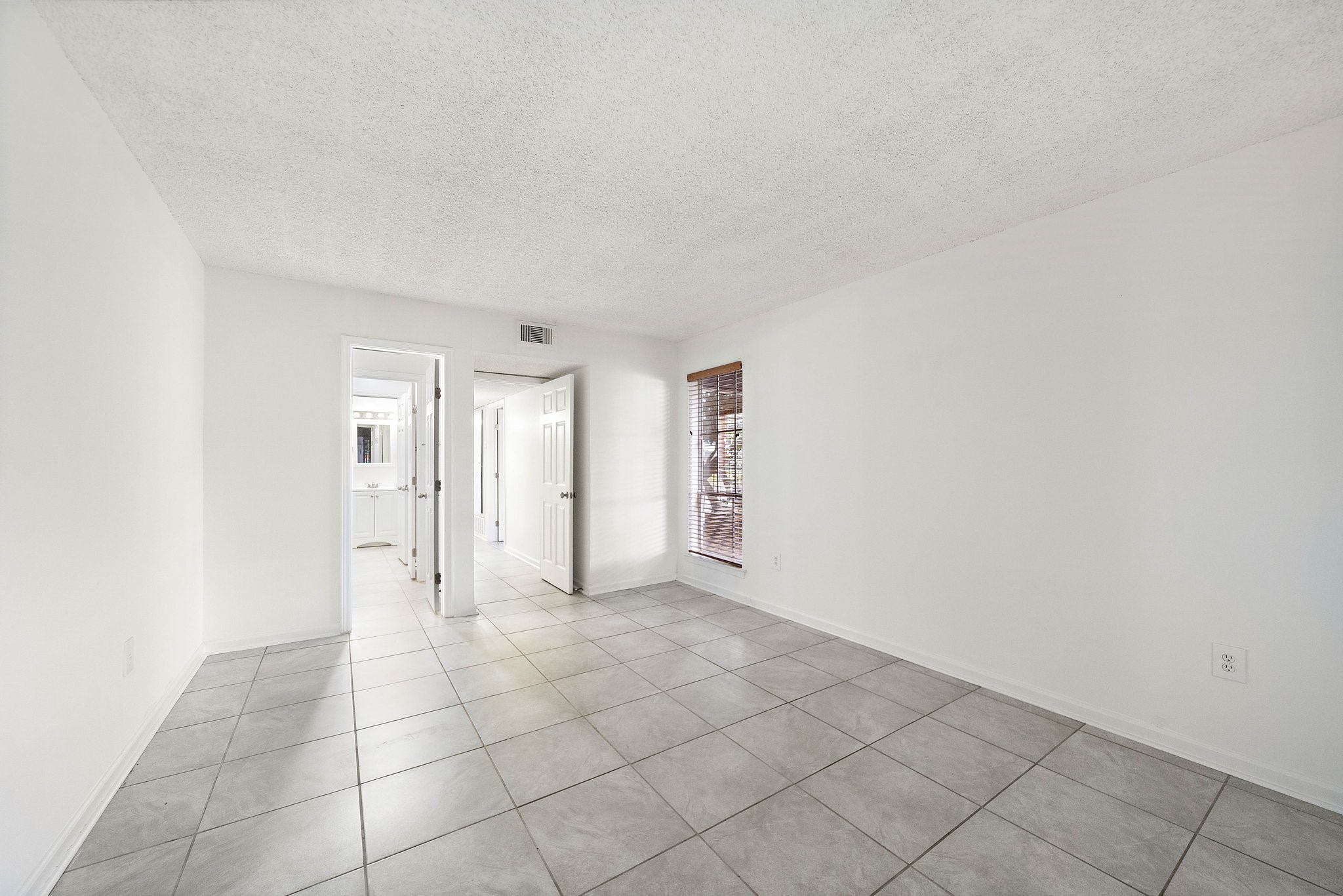 711 Holiday Drive, Unit 63 Galveston, TX 77550 - Photo 8 of 10 a view of an empty room