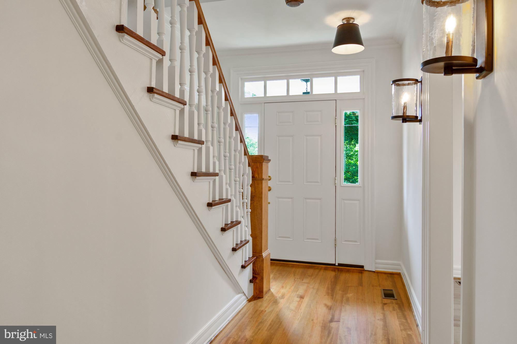 7021 Leeds Manor Road Marshall, VA 20115 - Photo 2 of 31 Welcome home, Front door, gorgeous hardwood floors