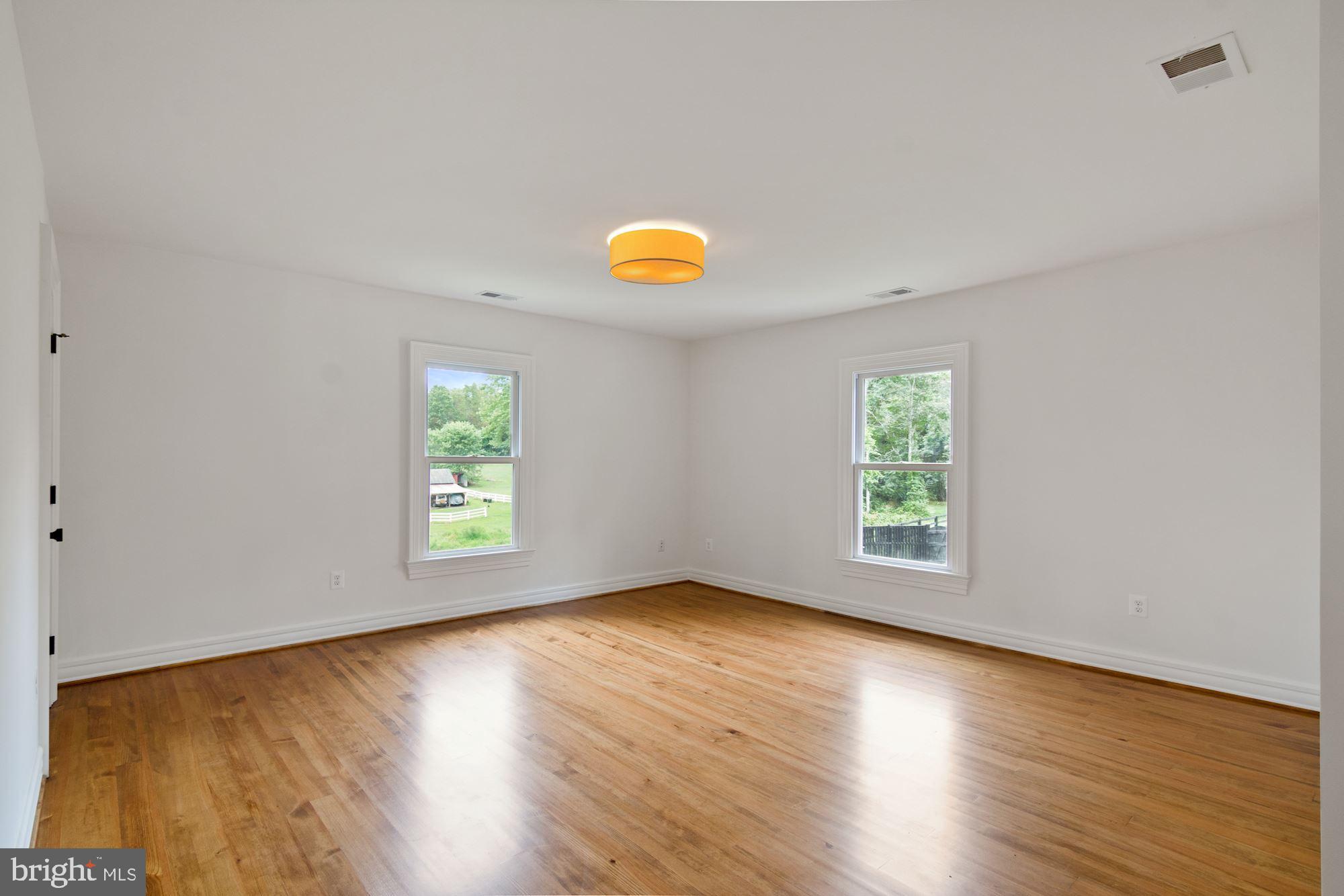 7021 Leeds Manor Road Marshall, VA 20115 - Photo 24 of 31 Second bedroom