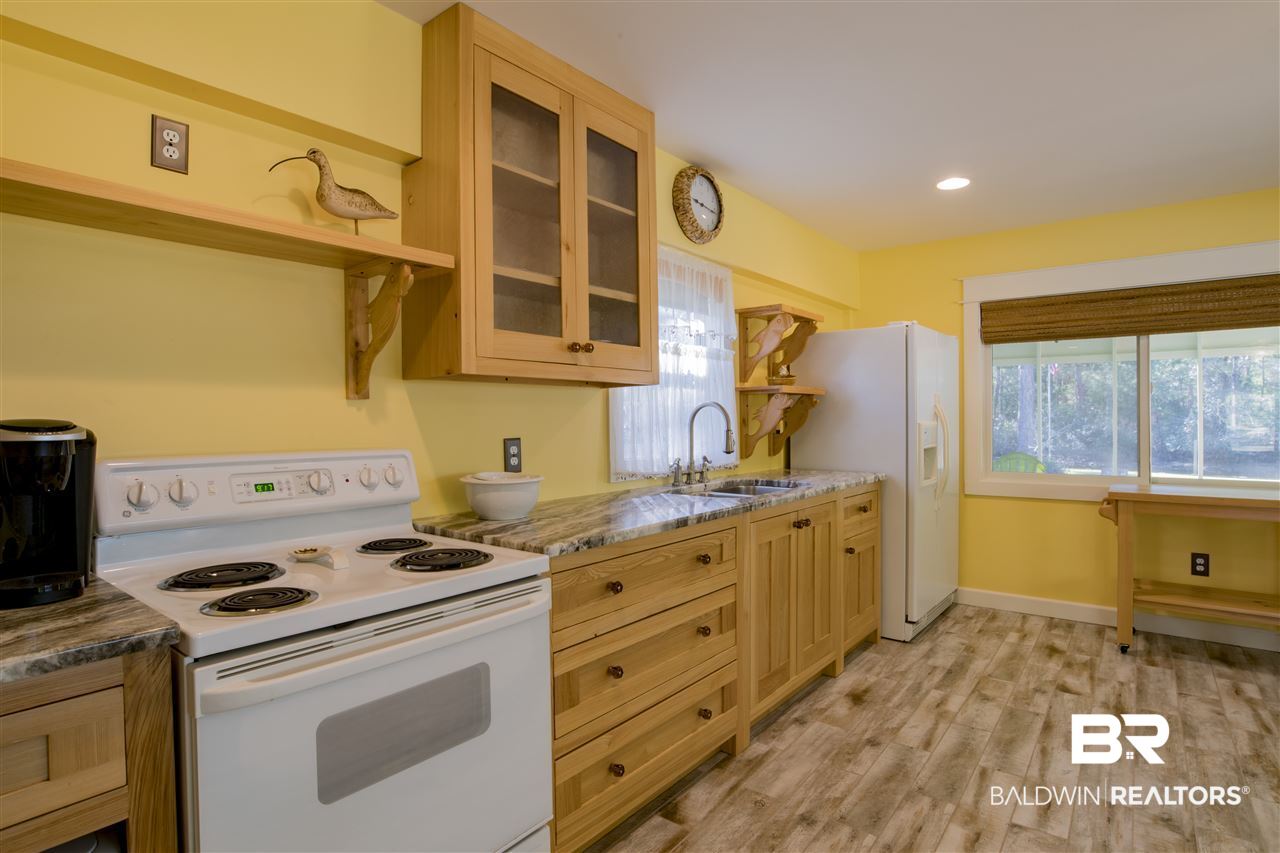 11064 Rosa Court Fairhope, AL 36532 - Photo 22 of 50 Cottage kitchen