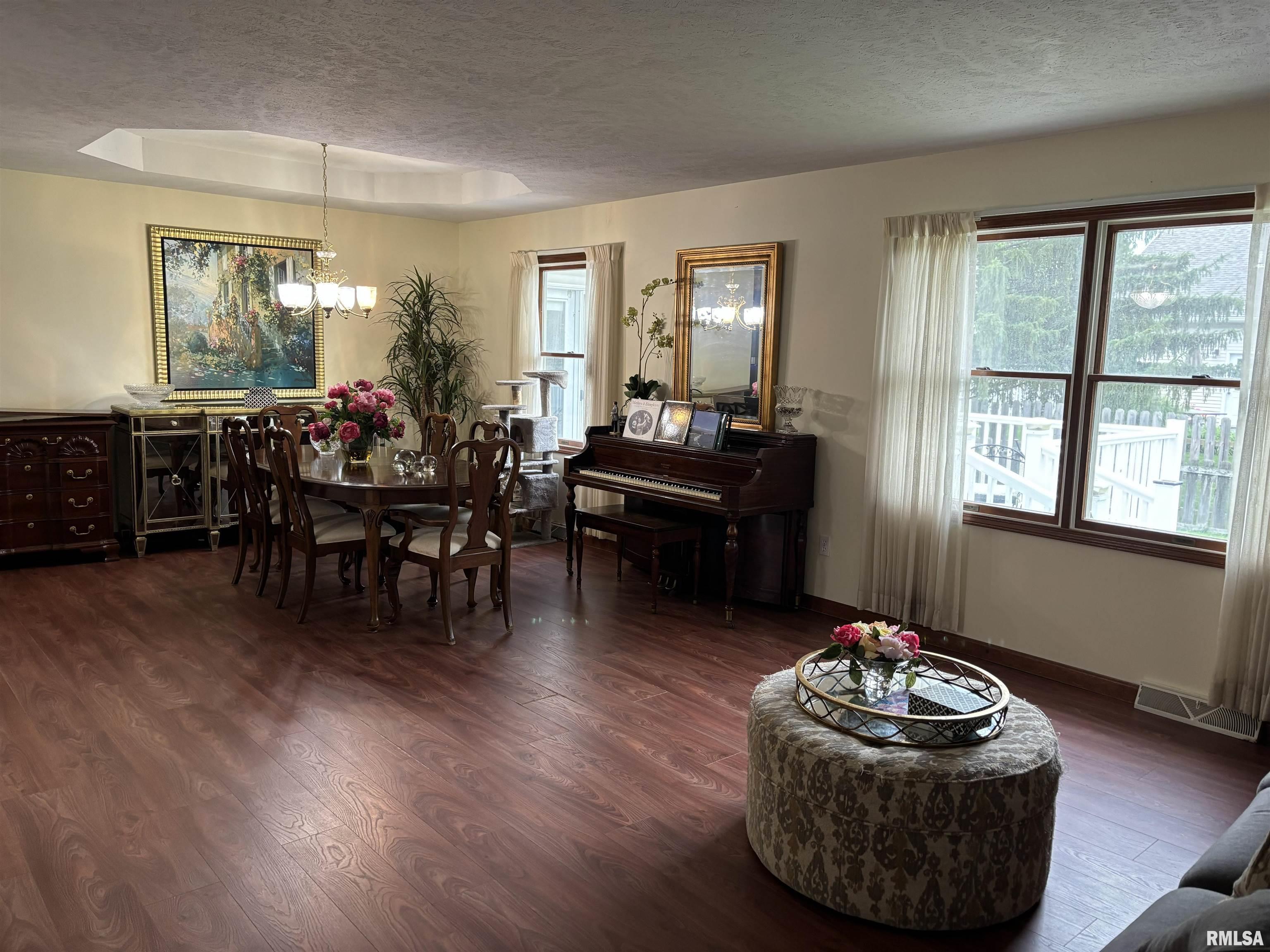 3016 Sequoia Drive Springfield, IL 62712 - Photo 5 of 16 Gallery Image 5