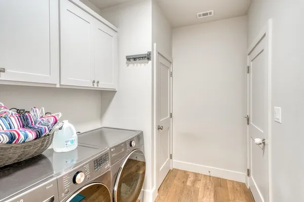 a view of utility room