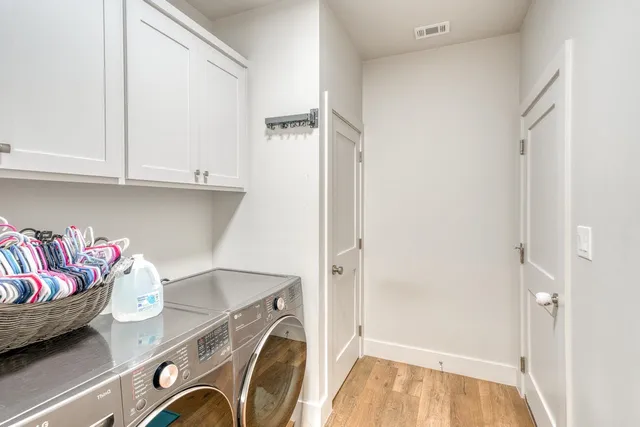 a view of utility room