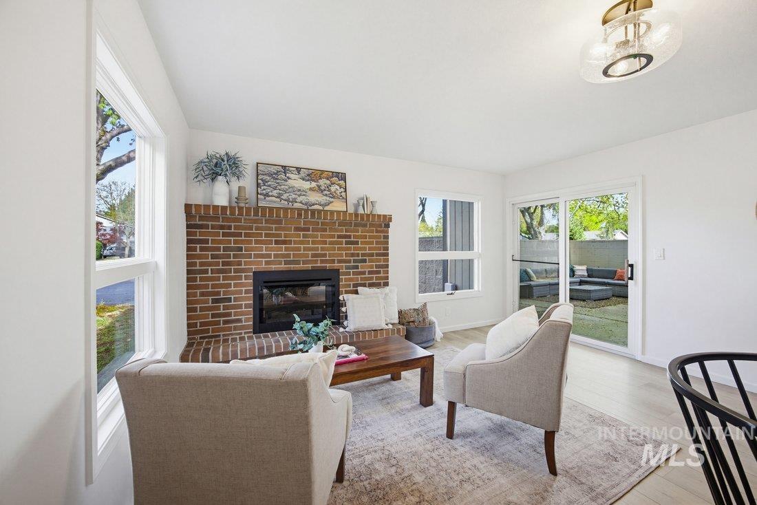 1549 Lenz Lane Boise, ID 83712 - Photo 16 of 42 Hearth sitting area