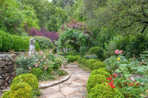$4,990,000 | 2 Woodland Place, Kentfield, CA 94904