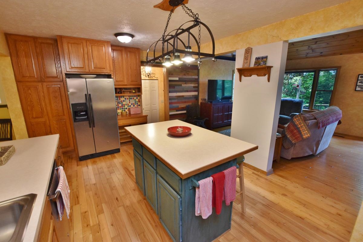2247 South Richter Road Suttons Bay, MI 49682 - Photo 18 of 60 1914563-17.JPG