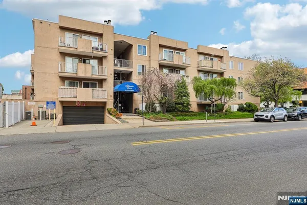 $355,000 | 105 State Street, Unit 1H, Hackensack, NJ 07601