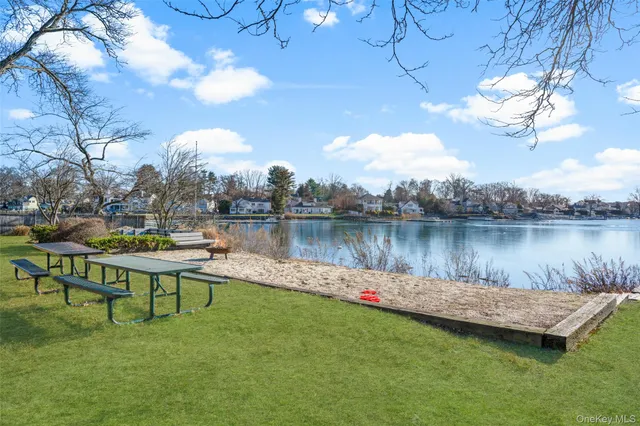 $1,295,000 | 226 Guion Drive, Mamaroneck, NY 10543