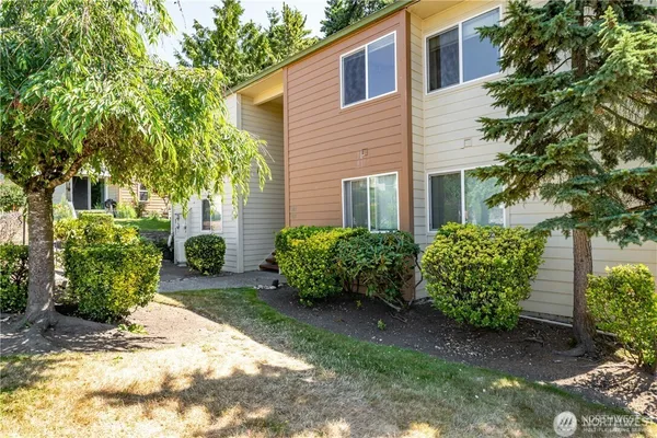 $280,000 | 23629 112th Avenue Southeast, Unit E202, Kent, WA 98031