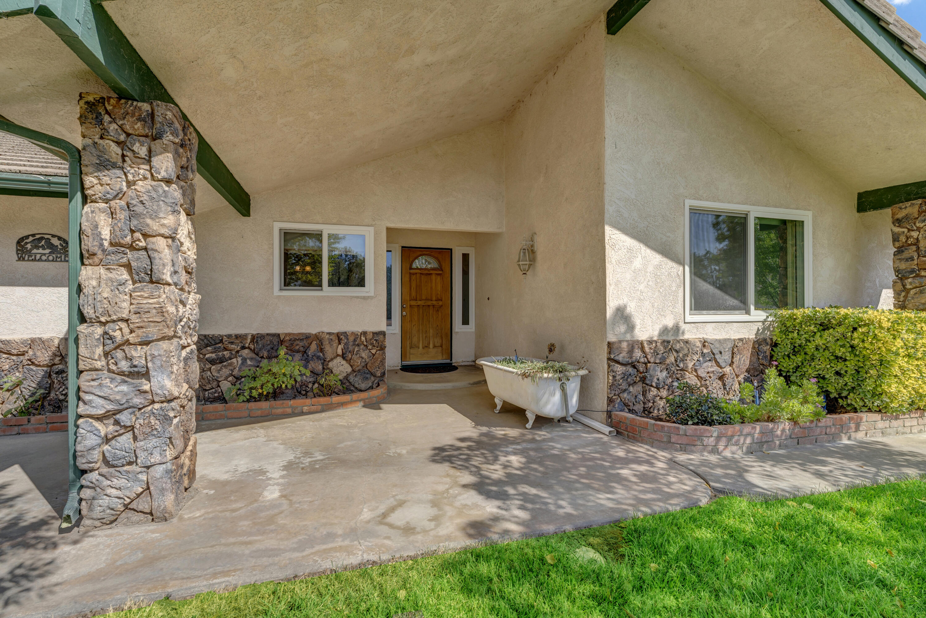 18002 320th Road Springville, CA 93265 - Photo 15 of 56 a view of a house with backyard and sitting area
