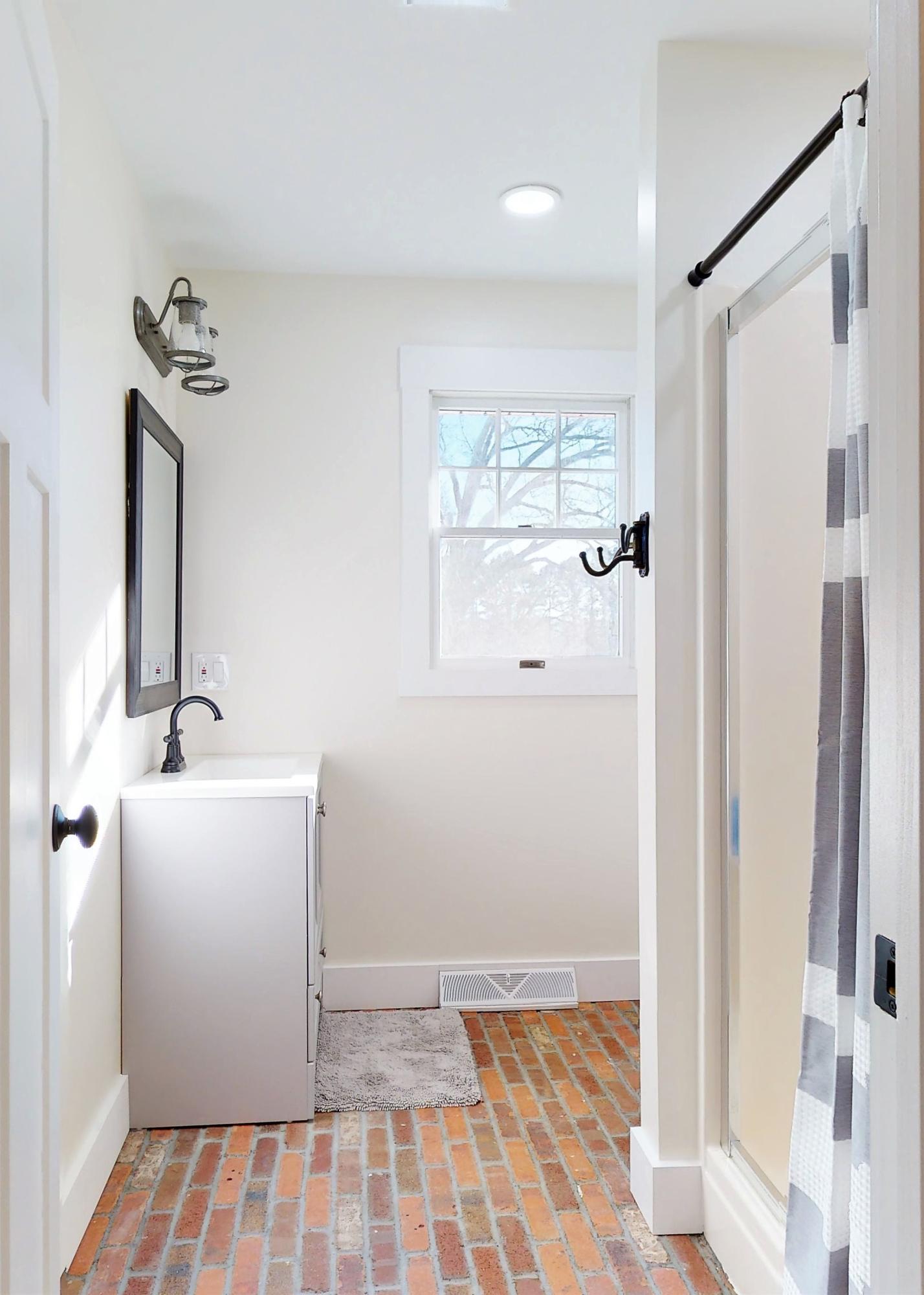 2127 Pisgah Road Greeneville, TN 37743 - Photo 36 of 72 Hall Bath 2