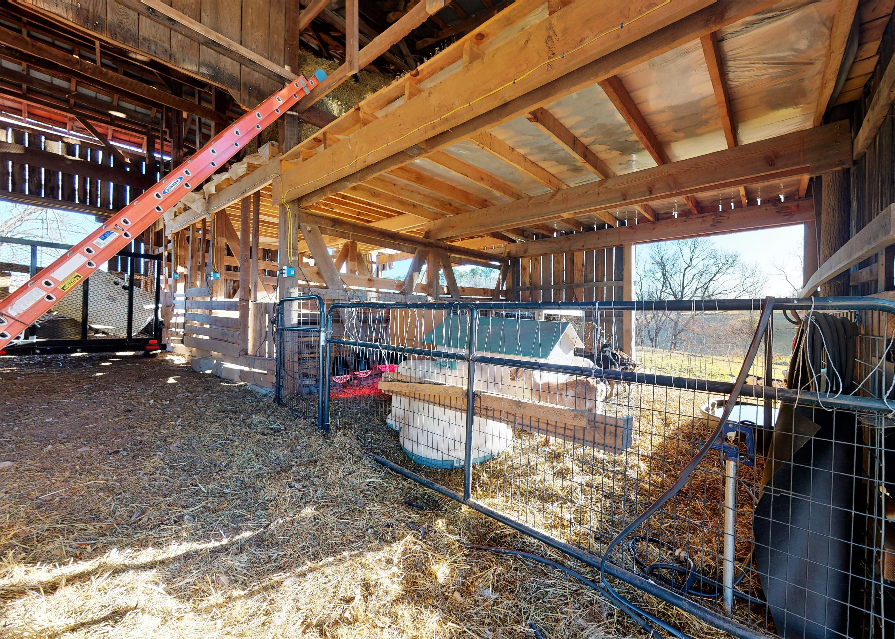 2127 Pisgah Road Greeneville, TN 37743 - Photo 65 of 72 Barn