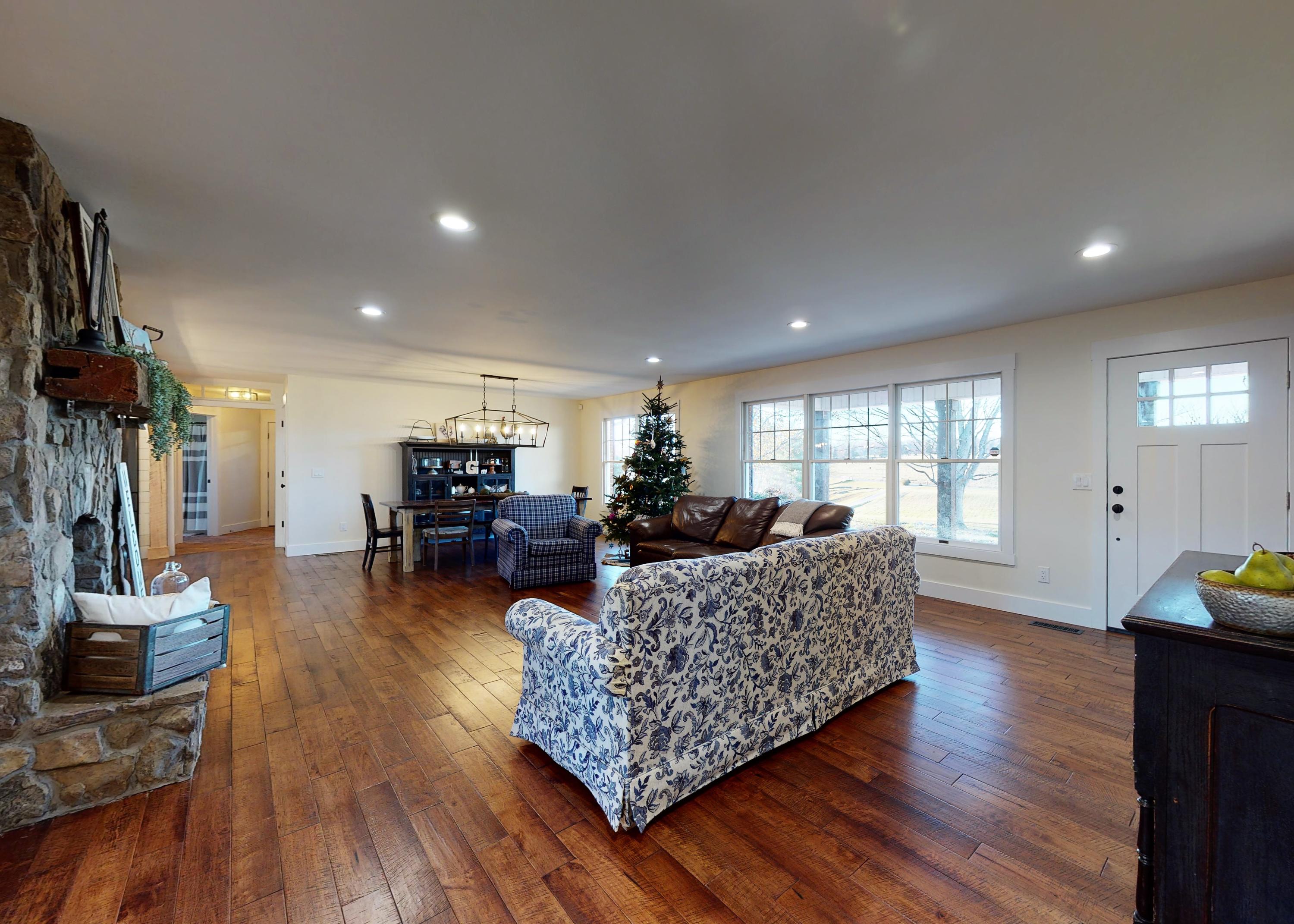 2127 Pisgah Road Greeneville, TN 37743 - Photo 8 of 72 Living Room