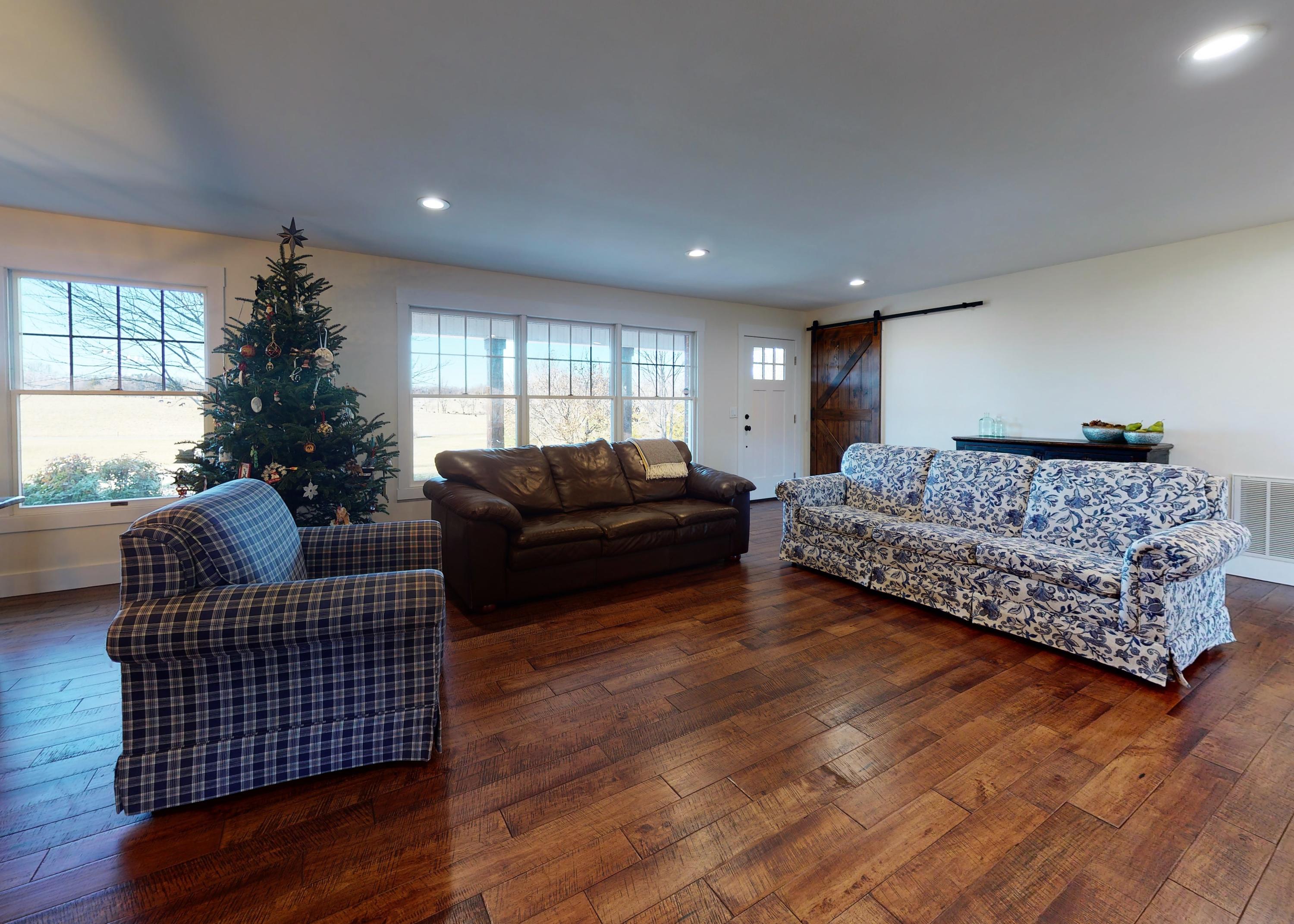 2127 Pisgah Road Greeneville, TN 37743 - Photo 9 of 72 Living Room