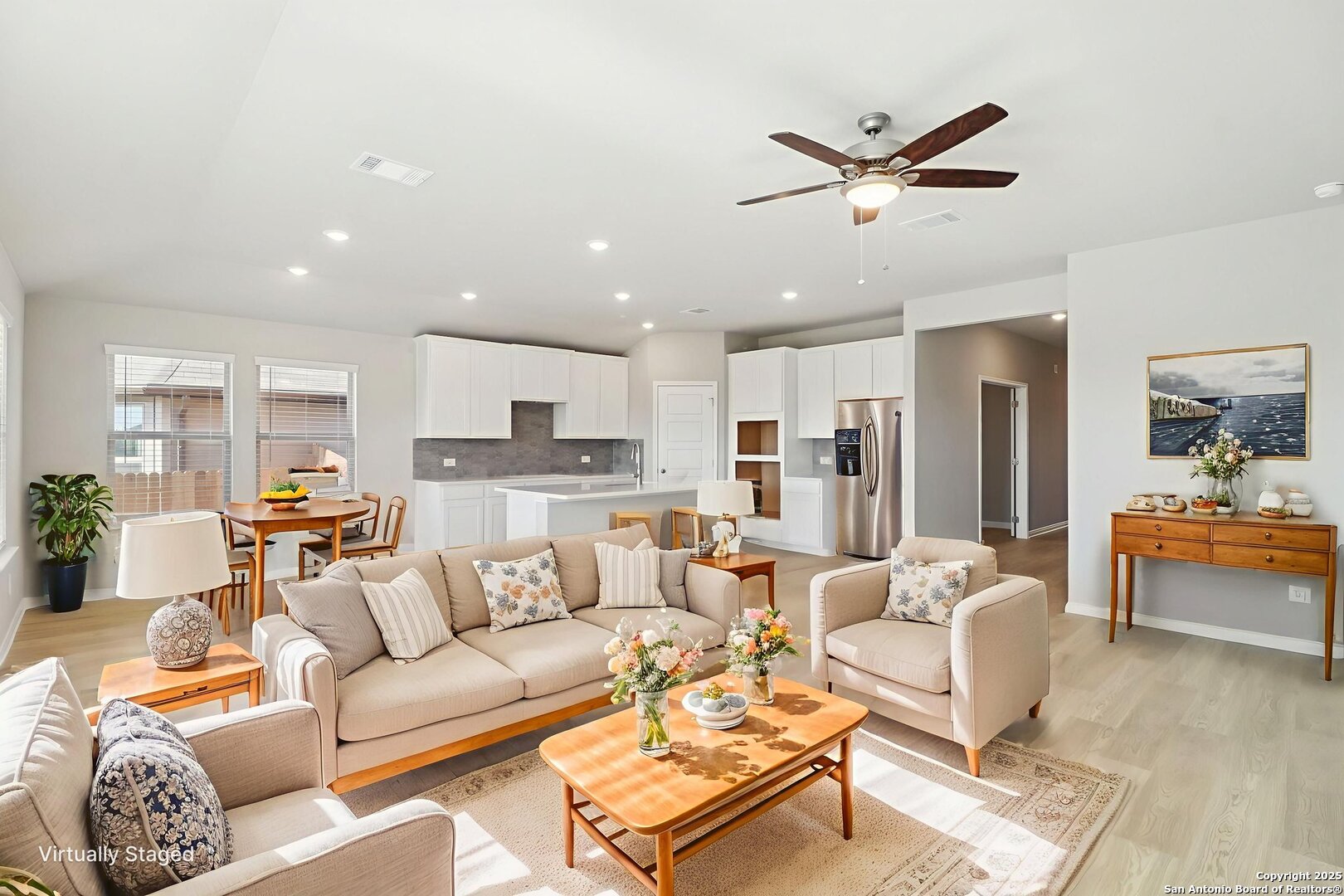 114 Dakota Ridge Cibolo, TX 78108 - Photo 9 of 39 a living room with furniture and kitchen view