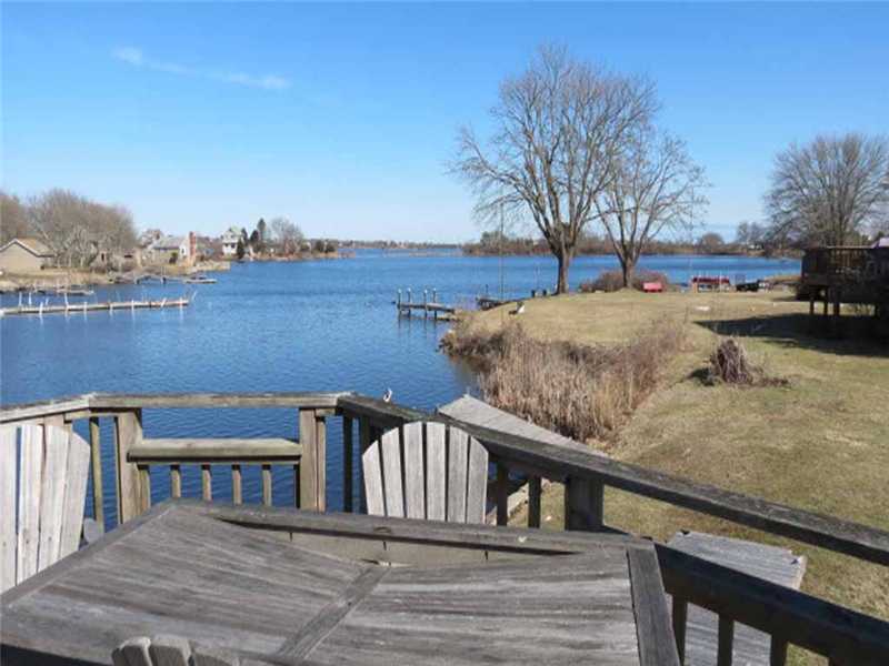 14 Shore Road Westerly, RI 02891 - Photo 6 of 24 View.