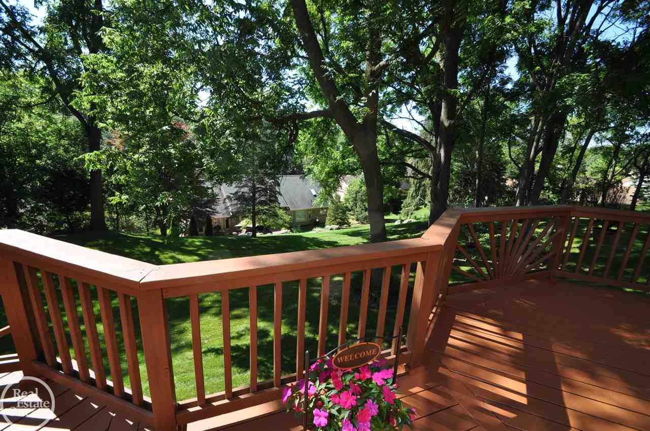 923 Ravine Terrace Drive Rochester Hills, MI 48307 - Photo 24 of 30