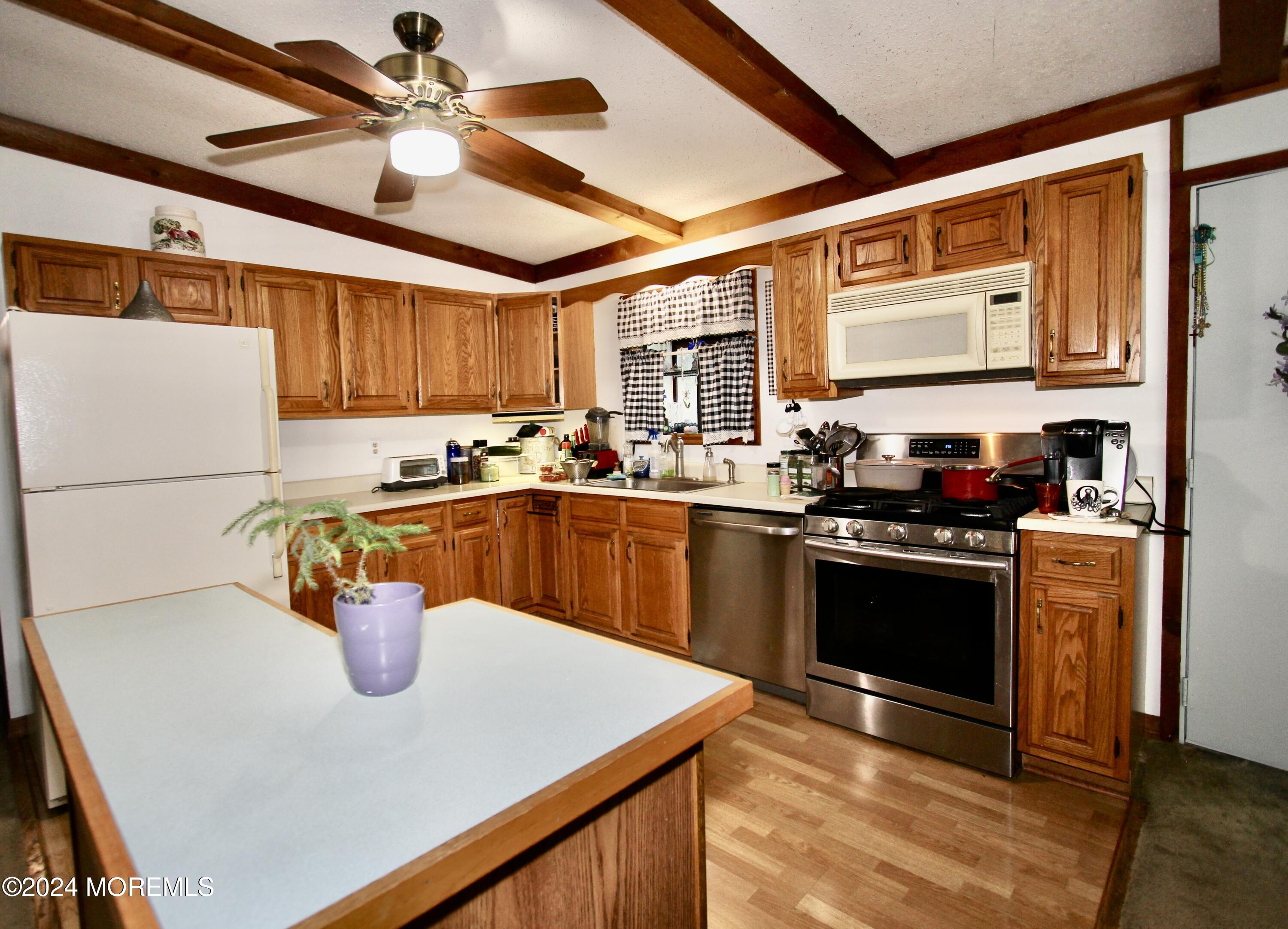 705 Marion Road Neptune Township, NJ 07753 - Photo 3 of 28 IMG_8546