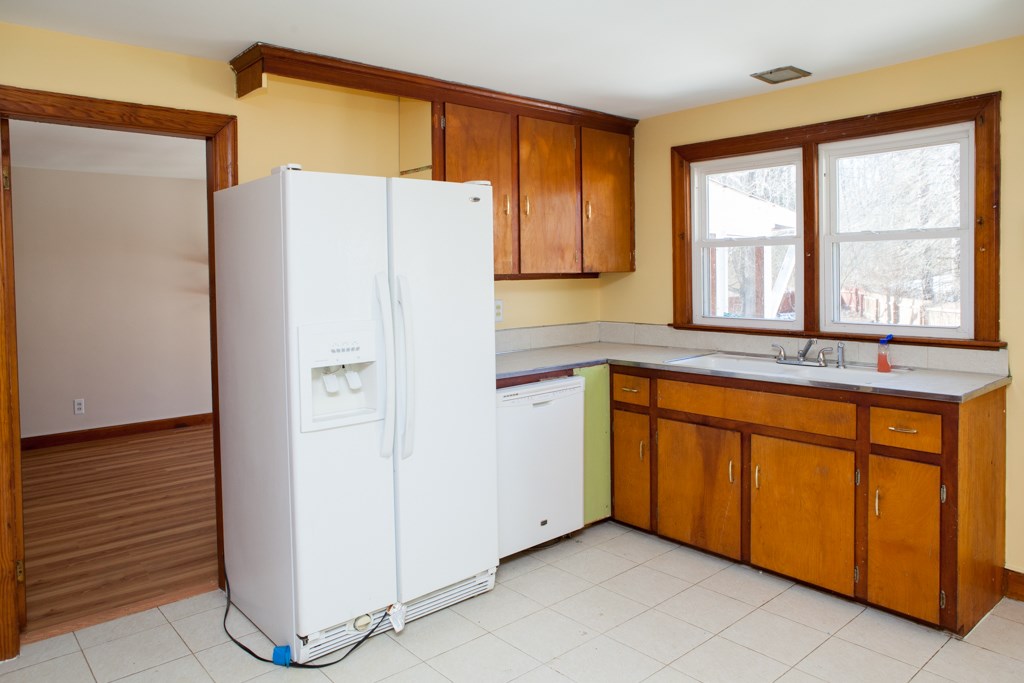 1253 State Road Eliot, ME 03903 - Photo 3 of 26