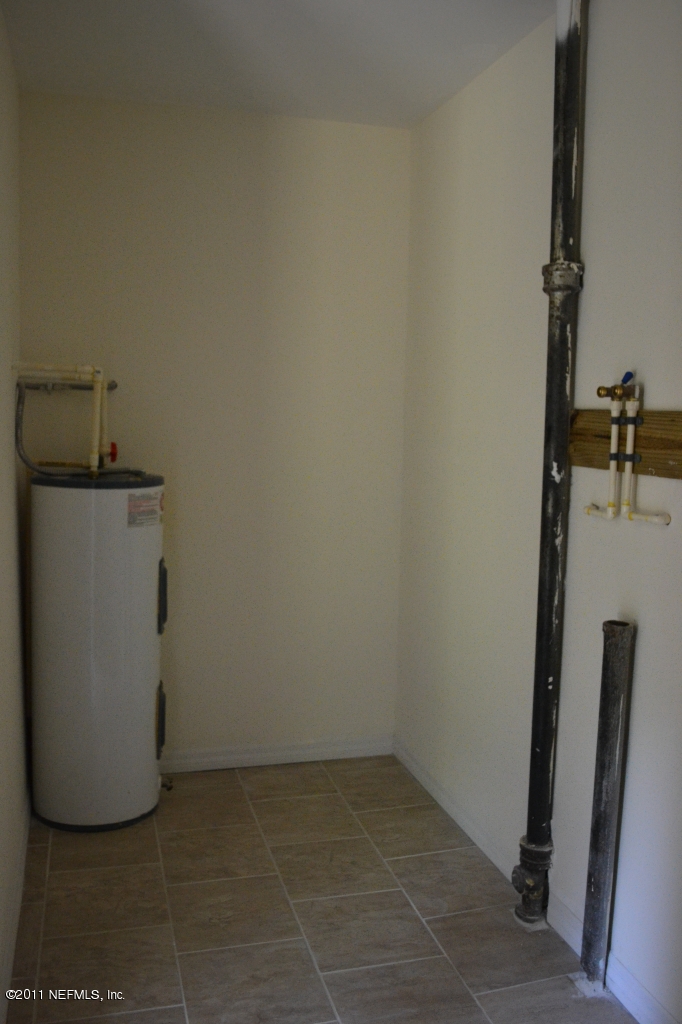 7003 Clovis Road Jacksonville, FL 32205 - Photo 6 of 10 a view of a storage