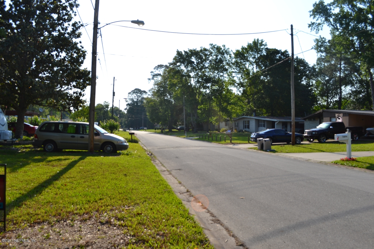 7003 Clovis Road Jacksonville, FL 32205 - Photo 7 of 10 a view of a park with large trees